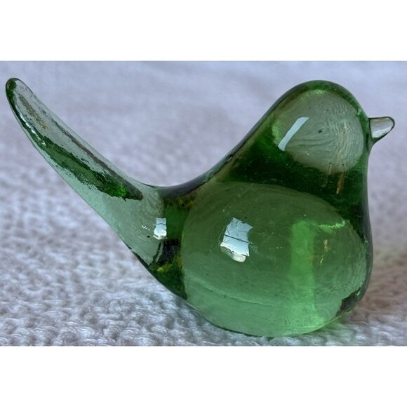 BRIGHT GREEN HAND BLOWN ART GLASS BIRD POLISHED 3” Long 1 3/4” High - Picture 2 of 11